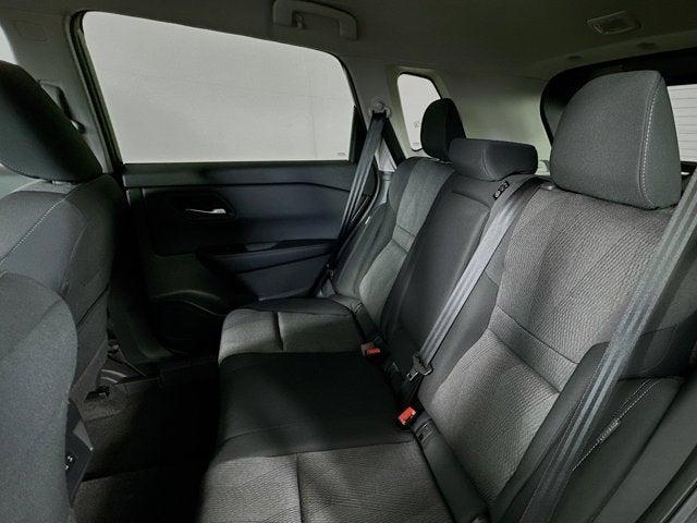 Photo of 2025 Everest White Pearl Nissan Rogue