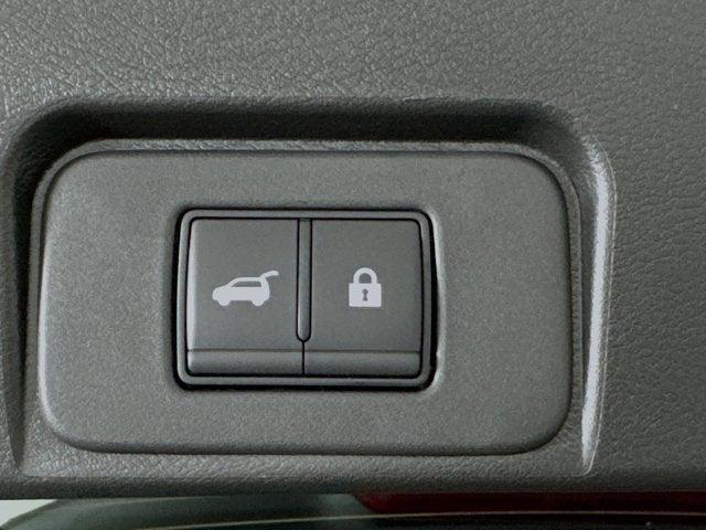 Photo of 2025 Everest White Pearl Nissan Rogue