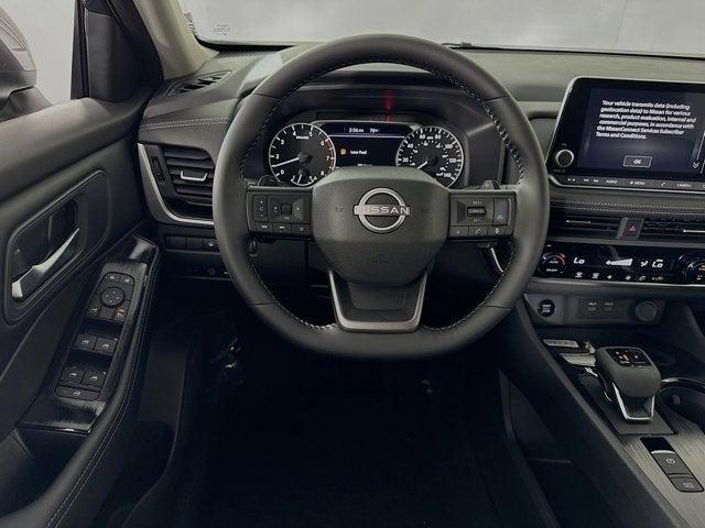 Photo of 2025 Everest White Pearl Nissan Rogue