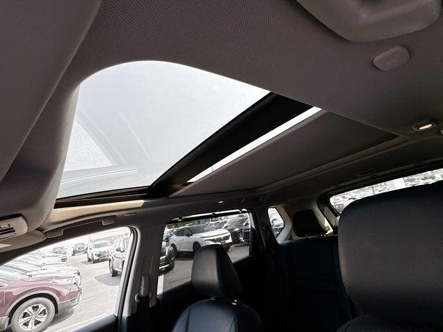 Photo of 2022 Pearl White Tricoat Nissan Rogue