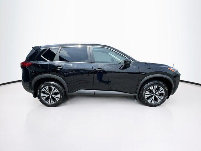 Photo of 2022 Super Black Nissan Rogue