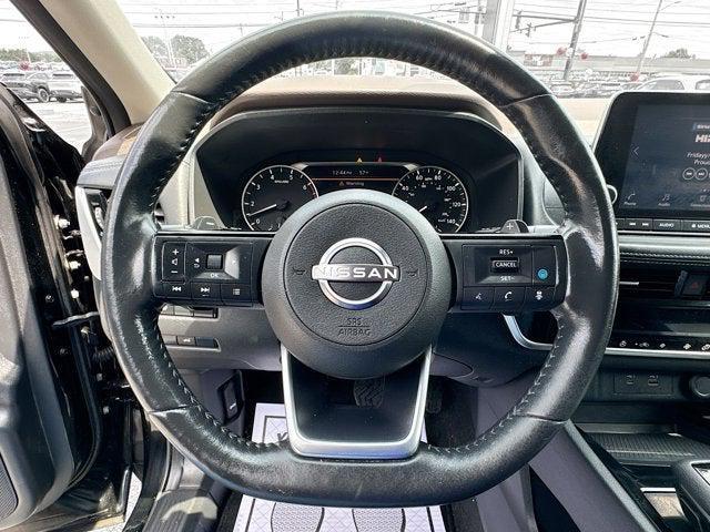Photo of 2022 Super Black Nissan Rogue