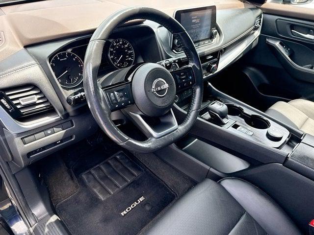 Photo of 2022 Super Black Nissan Rogue