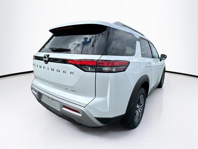 Photo of 2025 Everest White Pearl Tricoat Nissan Pathfinder