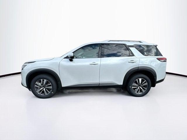 Photo of 2025 Everest White Pearl Tricoat Nissan Pathfinder