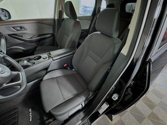 Photo of 2023 Super Black Nissan Rogue