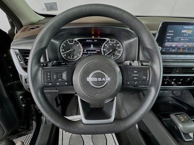 Photo of 2023 Super Black Nissan Rogue