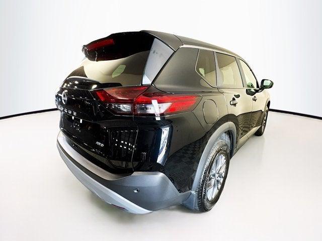 Photo of 2023 Super Black Nissan Rogue
