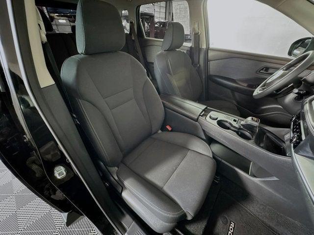 Photo of 2023 Super Black Nissan Rogue