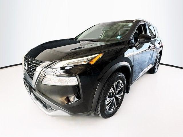 Photo of 2022 Super Black Nissan Rogue