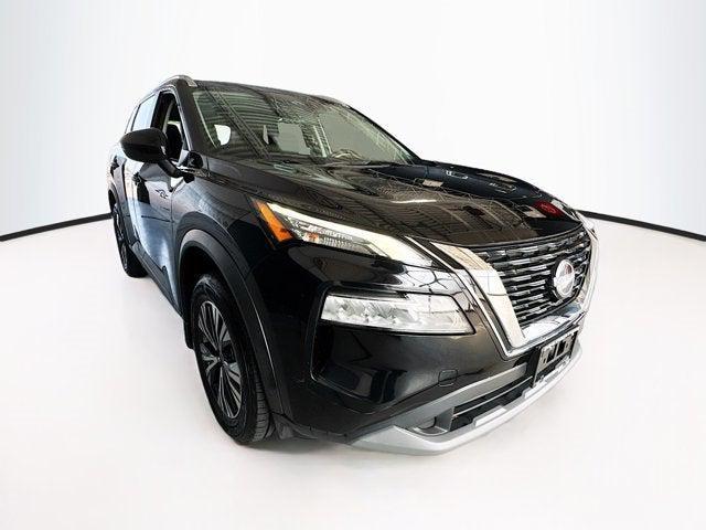 Photo of 2022 Super Black Nissan Rogue