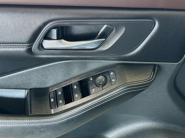 Photo of 2022 Super Black Nissan Rogue