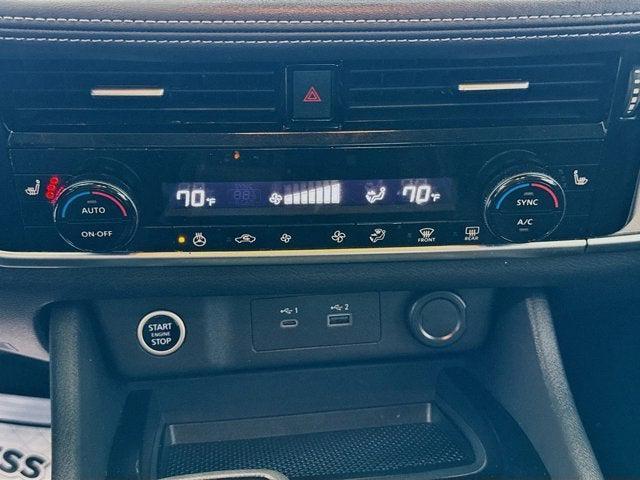 Photo of 2022 Super Black Nissan Rogue