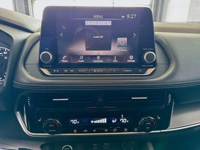 Photo of 2022 Super Black Nissan Rogue