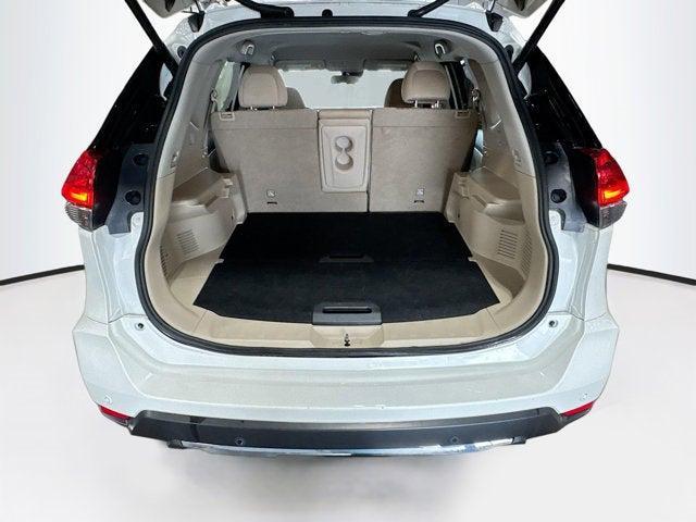 Photo of 2020 Pearl White Tricoat Nissan Rogue