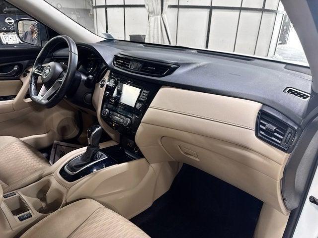 Photo of 2020 Pearl White Tricoat Nissan Rogue