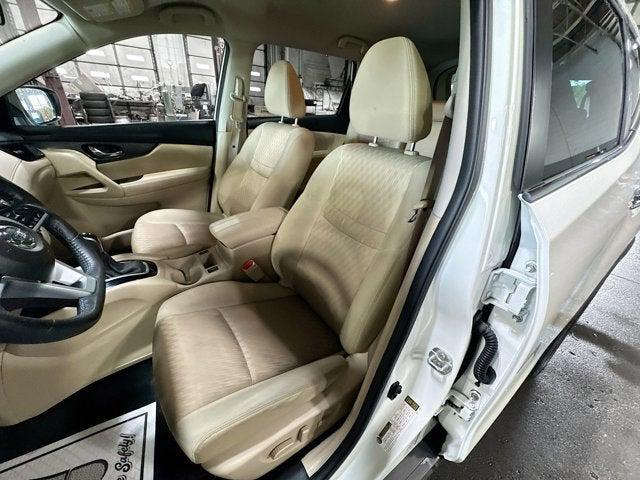 Photo of 2020 Pearl White Tricoat Nissan Rogue