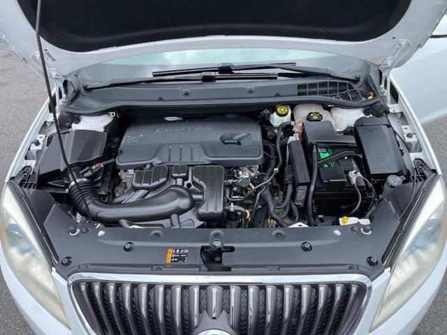 Photo of 2012 White Diamond Tricoat Buick Verano