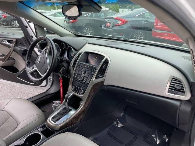 Photo of 2012 White Diamond Tricoat Buick Verano