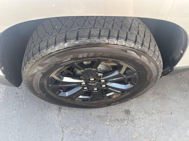 Photo of 2015 Quicksilver Metallic GMC Acadia