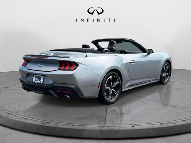 Photo of 2024 Iconic Silver Metallic Ford Mustang