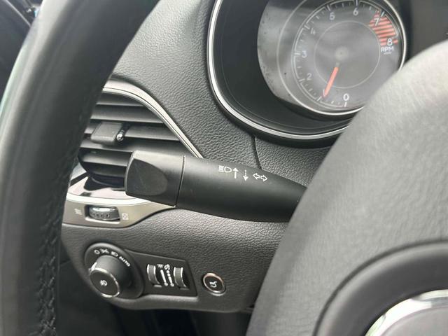 Photo of 2019 Black Jeep Cherokee