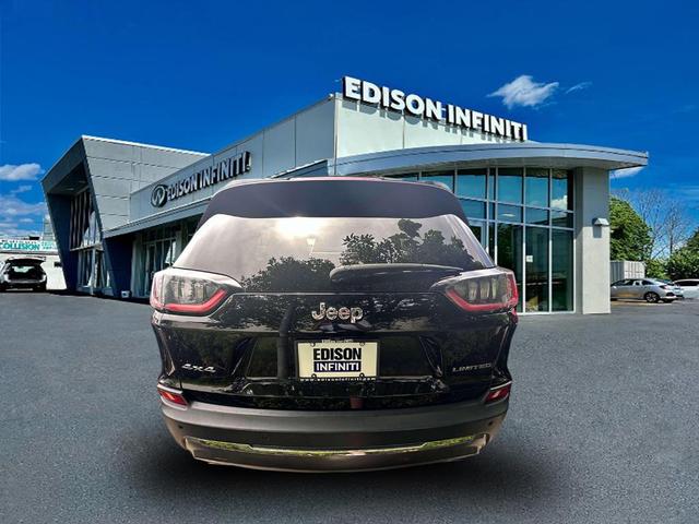 Photo of 2019 Black Jeep Cherokee