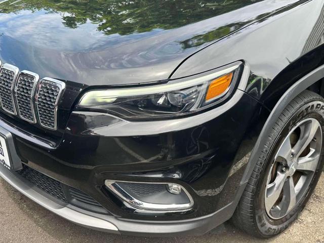 Photo of 2019 Black Jeep Cherokee