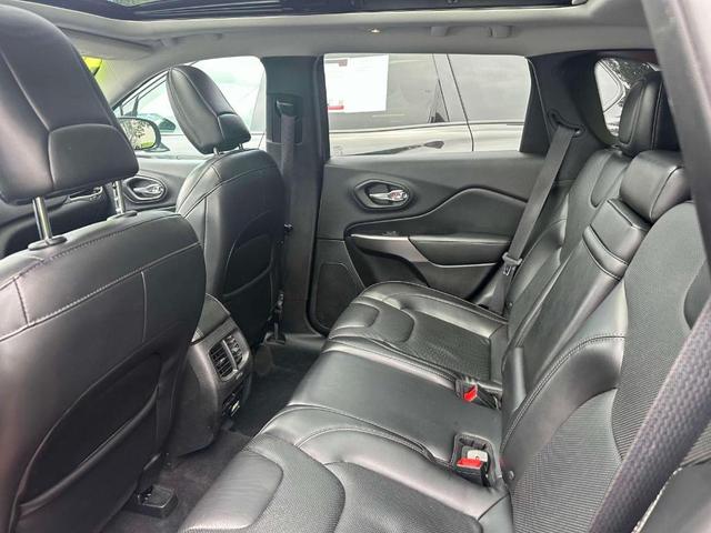 Photo of 2019 Black Jeep Cherokee