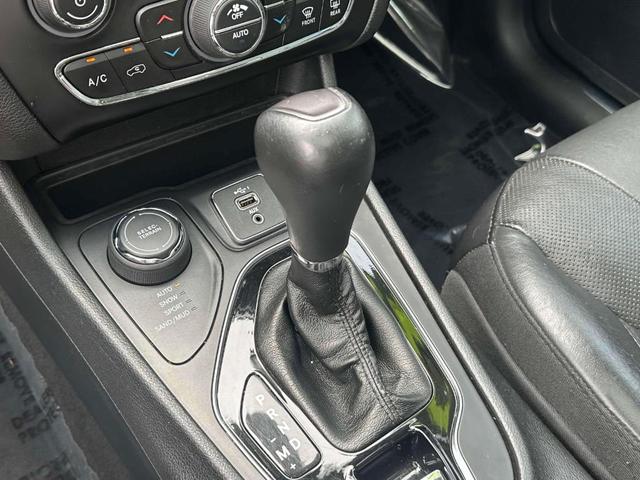 Photo of 2019 Black Jeep Cherokee