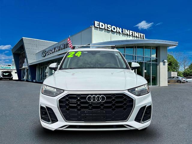 Photo of 2024 Arkona White Audi Q5