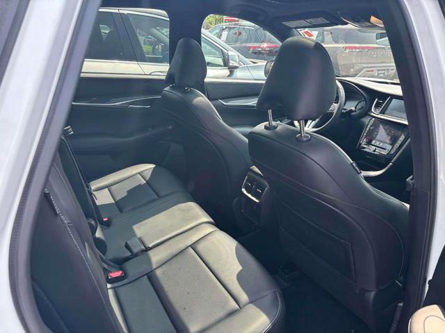 Photo of 2024 White INFINITI QX50
