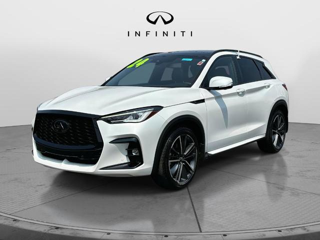 Photo of 2024 White INFINITI QX50