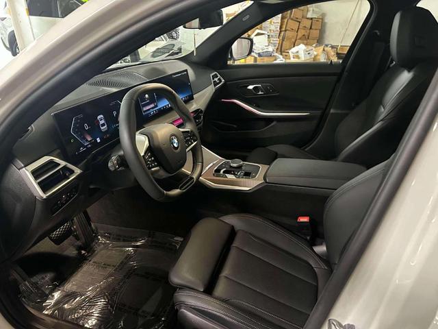 Photo of 2025 Alpine White BMW 330