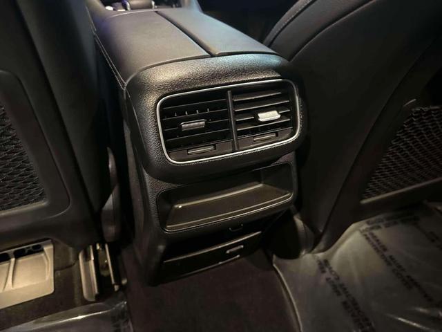 Photo of 2022 Black Mercedes-Benz GLE 350