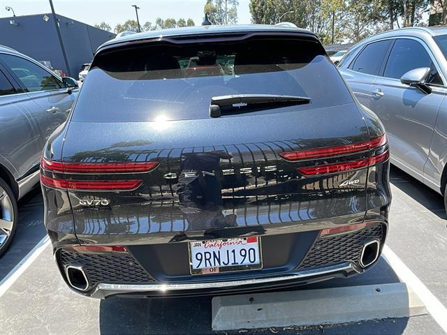 Photo of 2025 Vik Black Genesis GV70