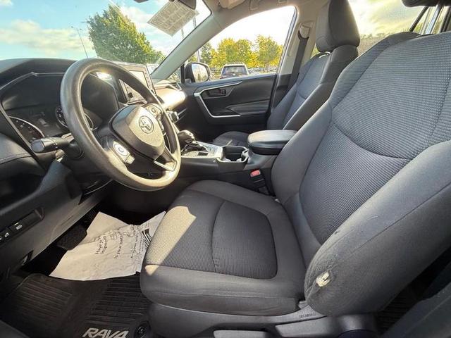 Photo of 2019 Magnetic Gray Metallic Toyota RAV4