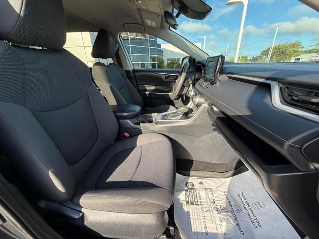 Photo of 2019 Magnetic Gray Metallic Toyota RAV4