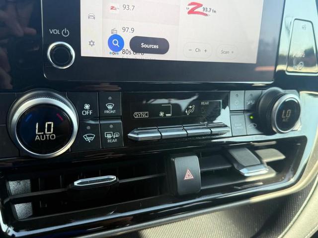 Photo of 2023 Magnetic Gray Metallic Toyota Highlander