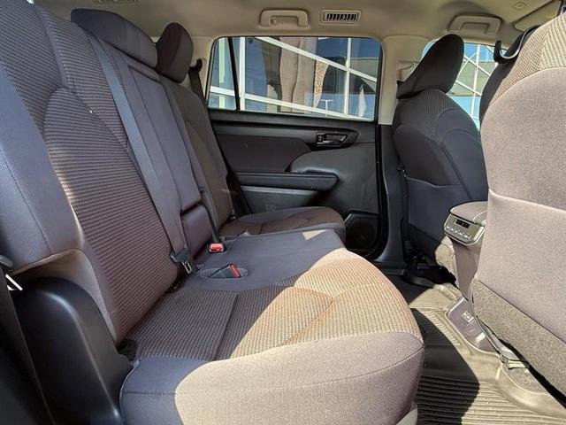 Photo of 2023 Magnetic Gray Metallic Toyota Highlander