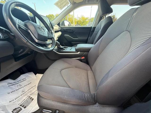 Photo of 2023 Magnetic Gray Metallic Toyota Highlander