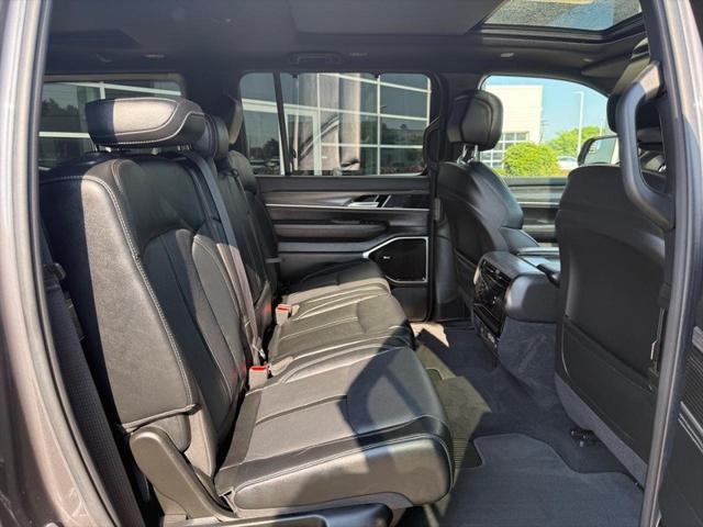 Photo of 2023 Baltic Gray Metallic Clearcoat Jeep Wagoneer
