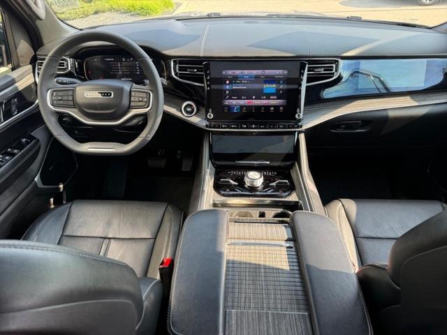 Photo of 2023 Baltic Gray Metallic Clearcoat Jeep Wagoneer
