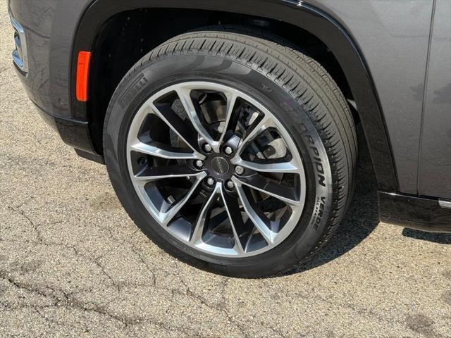 Photo of 2023 Baltic Gray Metallic Clearcoat Jeep Wagoneer