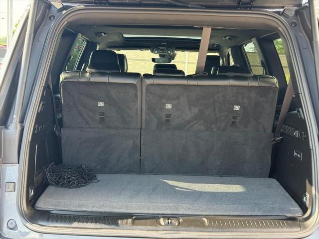 Photo of 2023 Baltic Gray Metallic Clearcoat Jeep Wagoneer