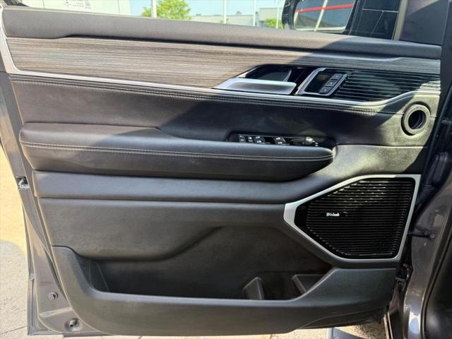 Photo of 2023 Baltic Gray Metallic Clearcoat Jeep Wagoneer