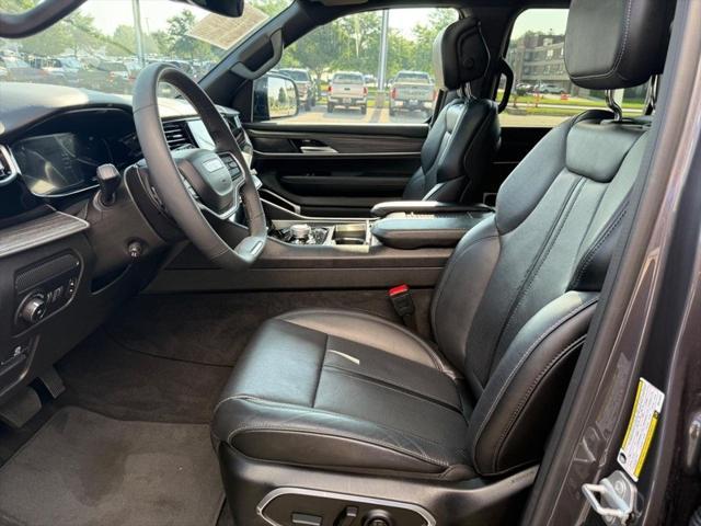 Photo of 2023 Baltic Gray Metallic Clearcoat Jeep Wagoneer