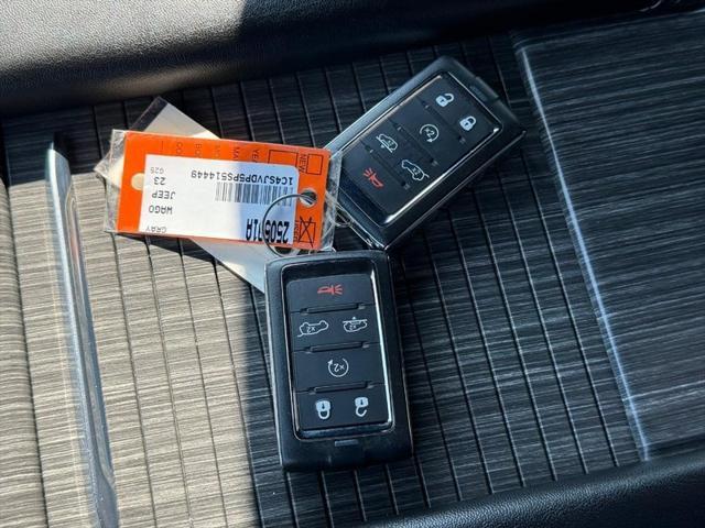 Photo of 2023 Baltic Gray Metallic Clearcoat Jeep Wagoneer