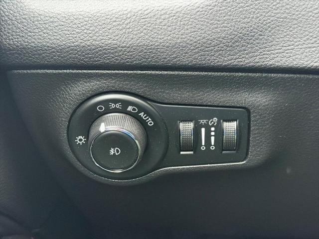 Photo of 2018 Spitfire Orange Clearcoat Jeep Compass