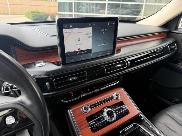 Photo of 2022 Infinite Black Metallic Clearcoat Lincoln Aviator